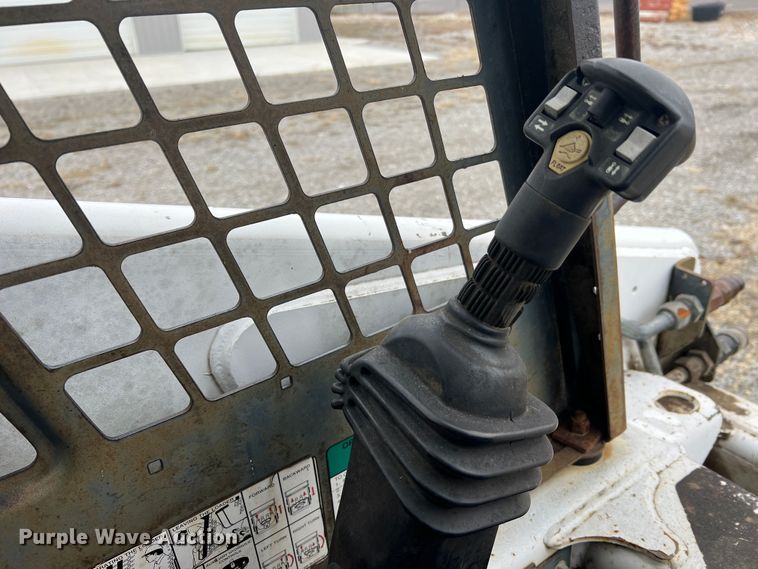 image for item JU9714 2000 Bobcat 863  skid steer loader