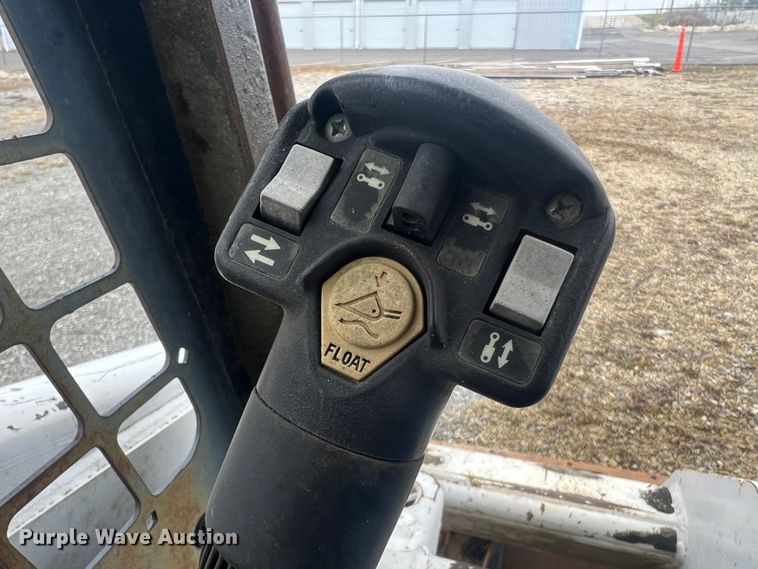 image for item JU9714 2000 Bobcat 863  skid steer loader