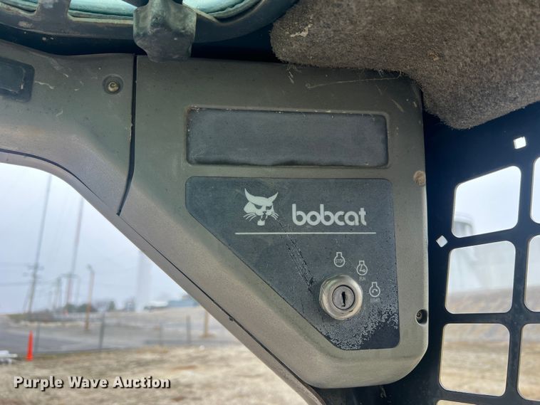 image for item JU9714 2000 Bobcat 863  skid steer loader