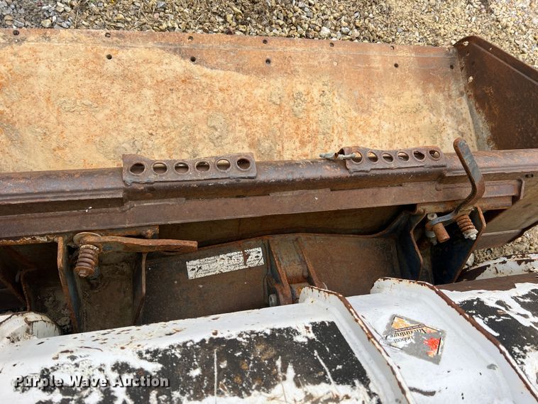 image for item JU9714 2000 Bobcat 863  skid steer loader