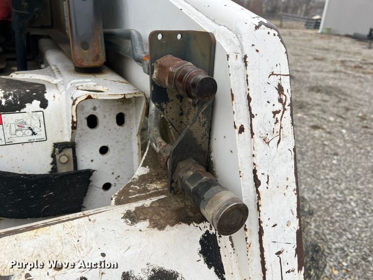 image for item JU9714 2000 Bobcat 863  skid steer loader