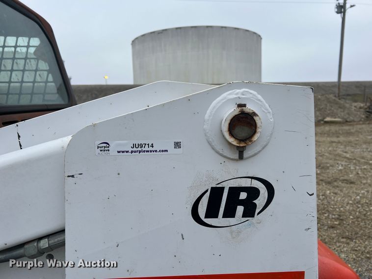 image for item JU9714 2000 Bobcat 863  skid steer loader