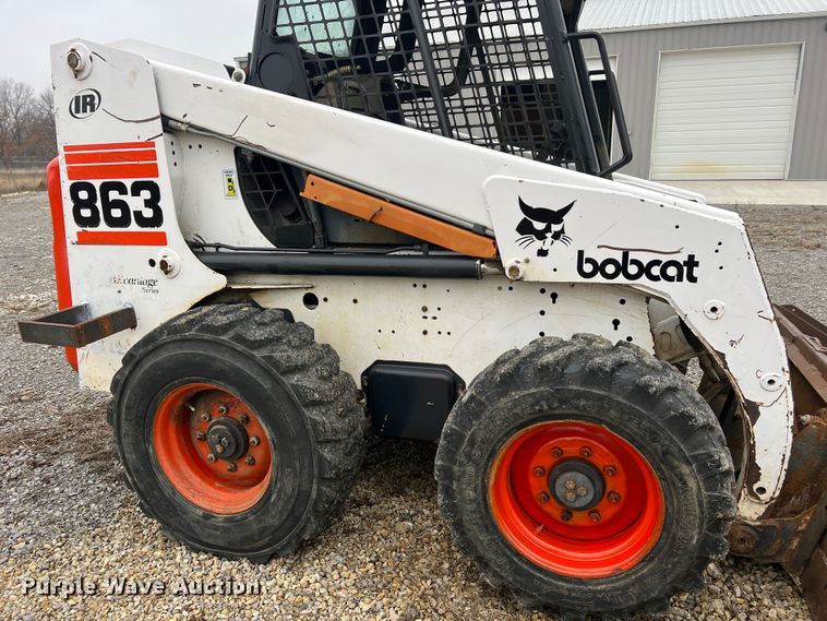 image for item JU9714 2000 Bobcat 863  skid steer loader