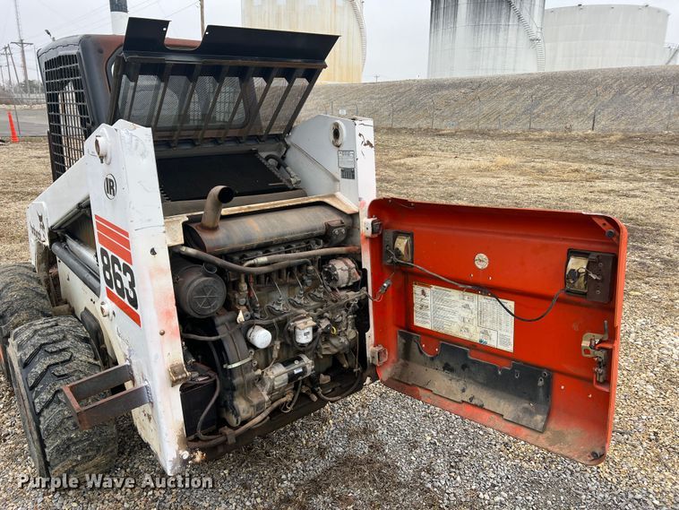 image for item JU9714 2000 Bobcat 863  skid steer loader
