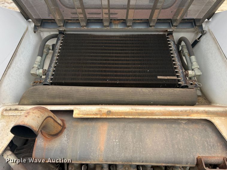 image for item JU9714 2000 Bobcat 863  skid steer loader