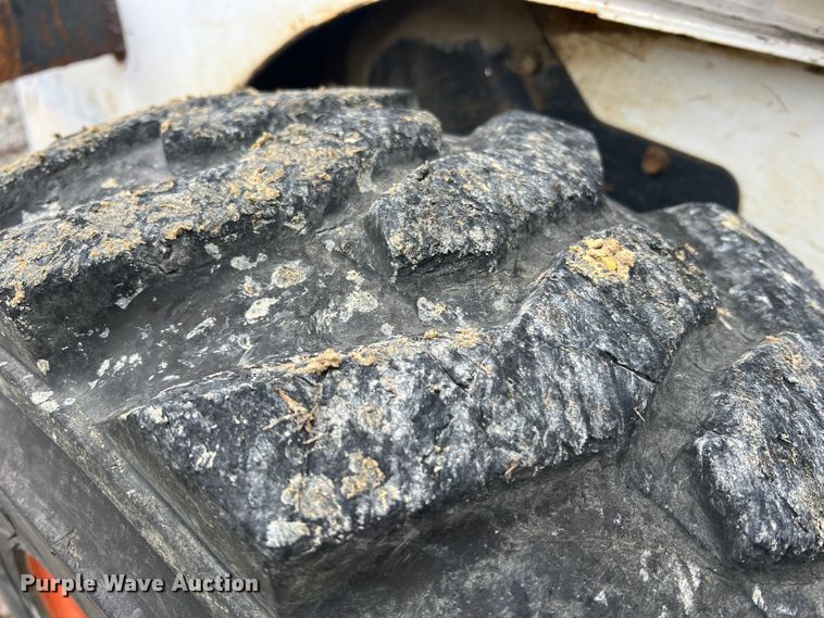 image for item JU9714 2000 Bobcat 863  skid steer loader