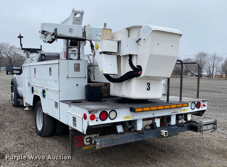 image for item JW9209 2016 Ford F550 Super Duty XL  SuperCab bucket truck