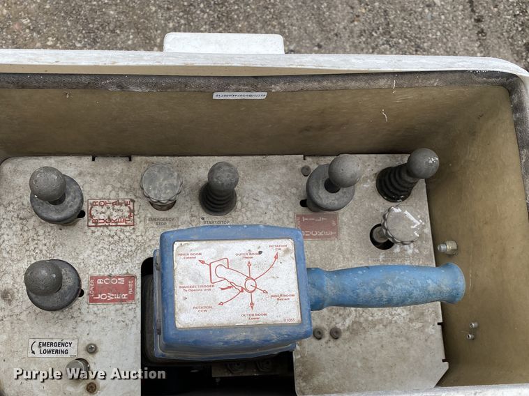 image for item JW9209 2016 Ford F550 Super Duty XL  SuperCab bucket truck