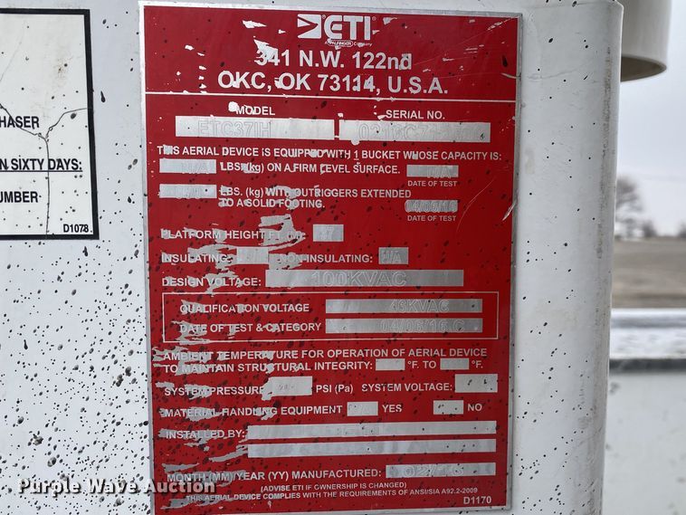 image for item JW9209 2016 Ford F550 Super Duty XL  SuperCab bucket truck