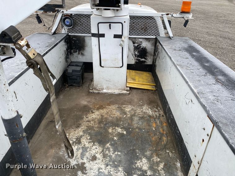 image for item JW9209 2016 Ford F550 Super Duty XL  SuperCab bucket truck