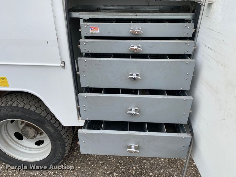 image for item JW9209 2016 Ford F550 Super Duty XL  SuperCab bucket truck