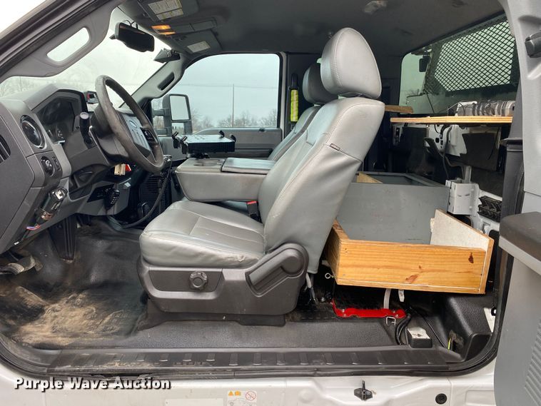 image for item JW9209 2016 Ford F550 Super Duty XL  SuperCab bucket truck