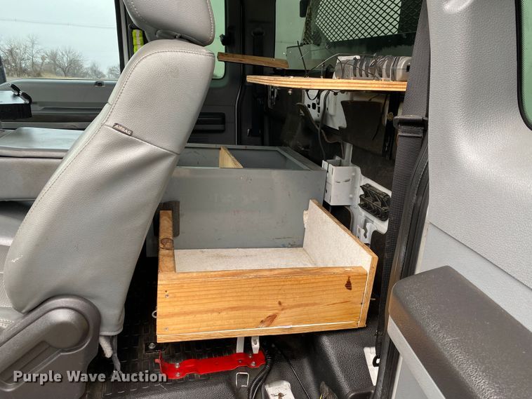 image for item JW9209 2016 Ford F550 Super Duty XL  SuperCab bucket truck