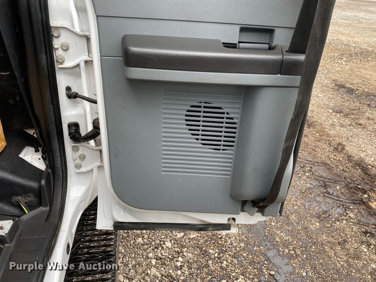 image for item JW9209 2016 Ford F550 Super Duty XL  SuperCab bucket truck