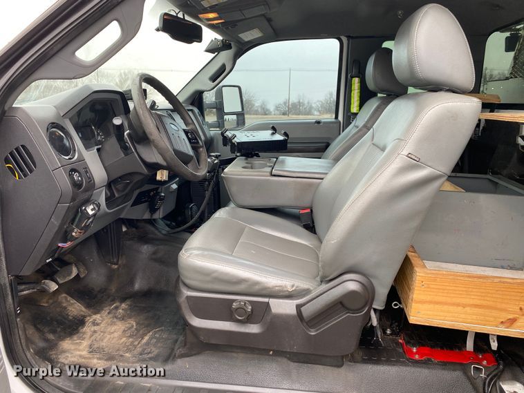 image for item JW9209 2016 Ford F550 Super Duty XL  SuperCab bucket truck