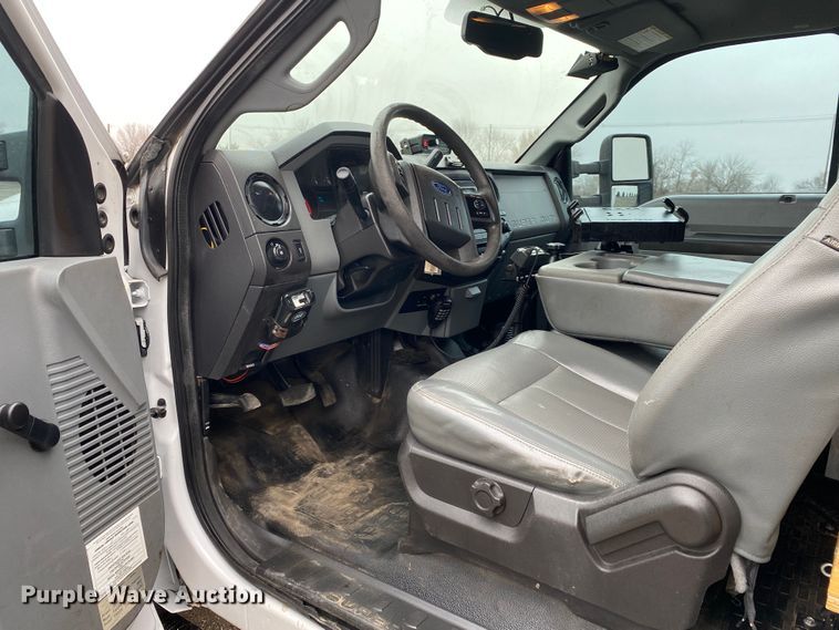 image for item JW9209 2016 Ford F550 Super Duty XL  SuperCab bucket truck