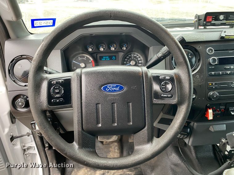 image for item JW9209 2016 Ford F550 Super Duty XL  SuperCab bucket truck