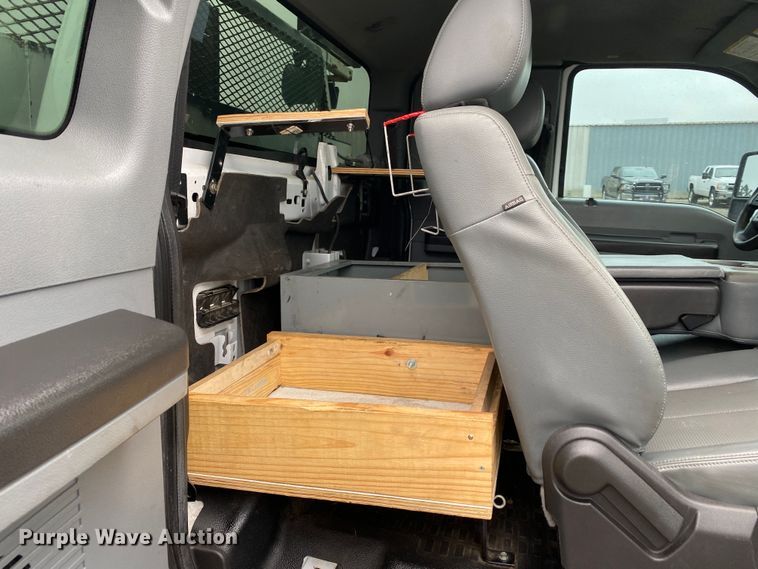 image for item JW9209 2016 Ford F550 Super Duty XL  SuperCab bucket truck