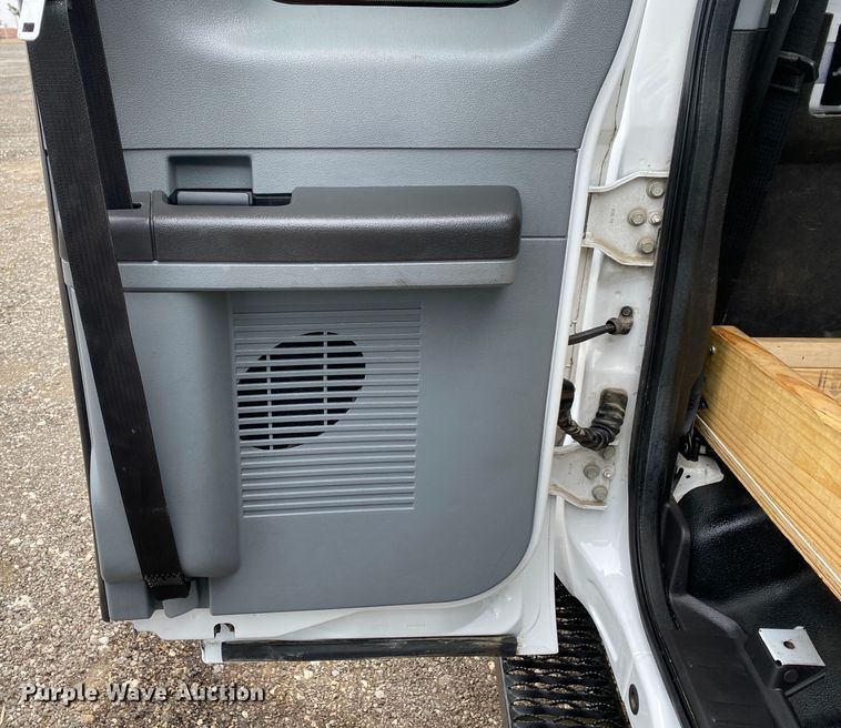 image for item JW9209 2016 Ford F550 Super Duty XL  SuperCab bucket truck