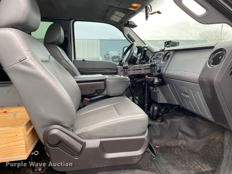 image for item JW9209 2016 Ford F550 Super Duty XL  SuperCab bucket truck