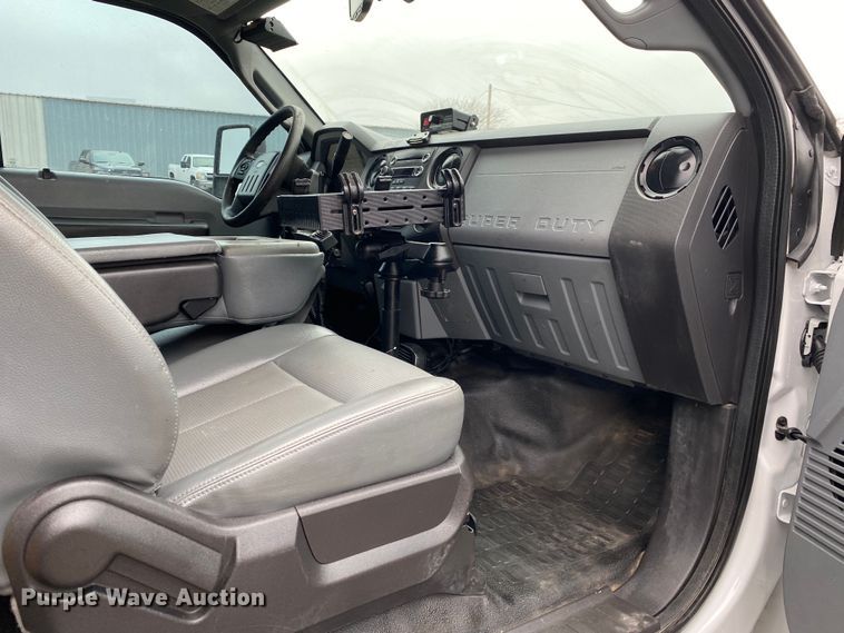 image for item JW9209 2016 Ford F550 Super Duty XL  SuperCab bucket truck