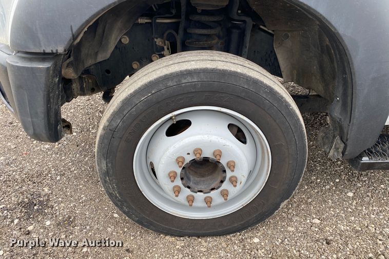 image for item JW9209 2016 Ford F550 Super Duty XL  SuperCab bucket truck