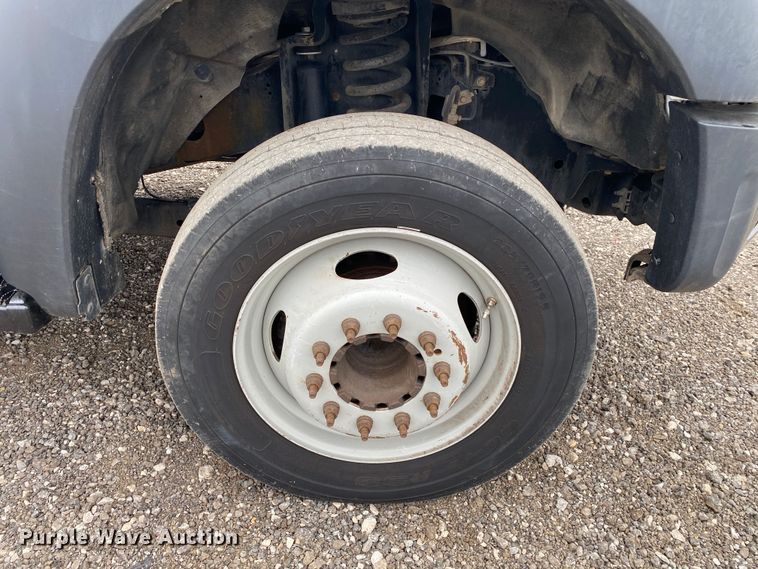 image for item JW9209 2016 Ford F550 Super Duty XL  SuperCab bucket truck