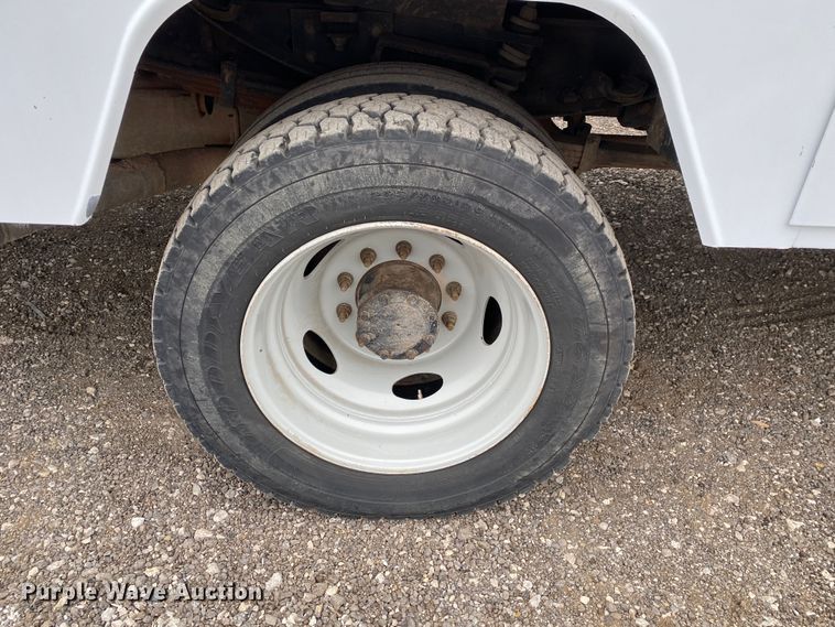 image for item JW9209 2016 Ford F550 Super Duty XL  SuperCab bucket truck