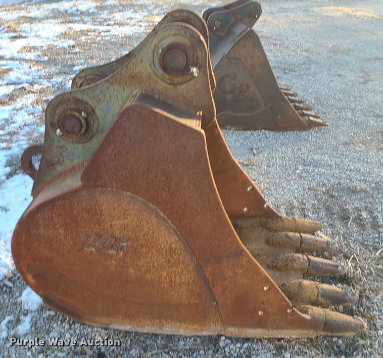 image for item JW9722 TAG  36"W excavator bucket
