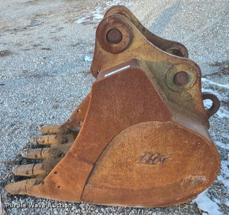 image for item JW9722 TAG  36"W excavator bucket