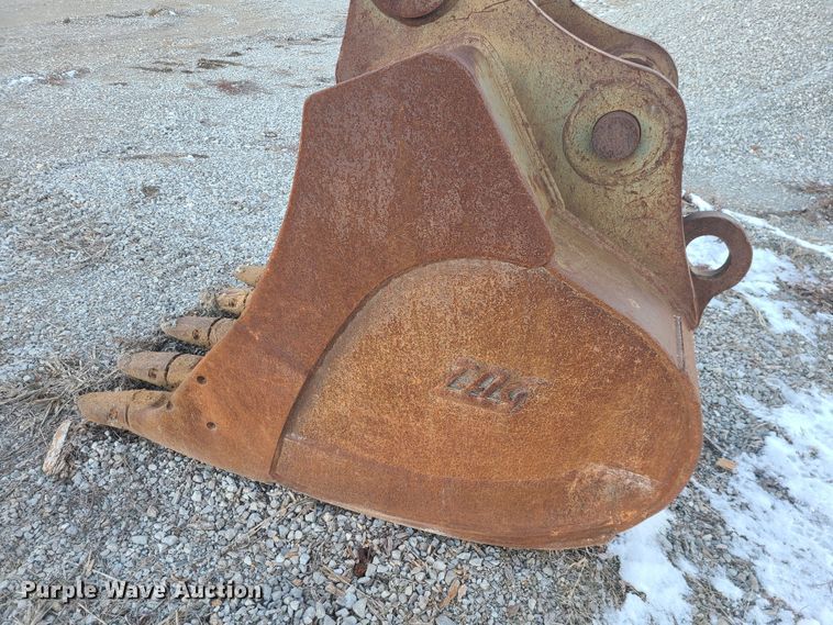 image for item JW9722 TAG  36"W excavator bucket