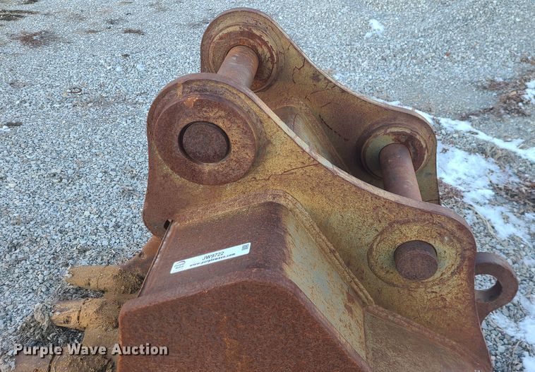 image for item JW9722 TAG  36"W excavator bucket