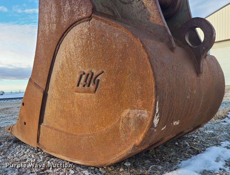 image for item JW9722 TAG  36"W excavator bucket