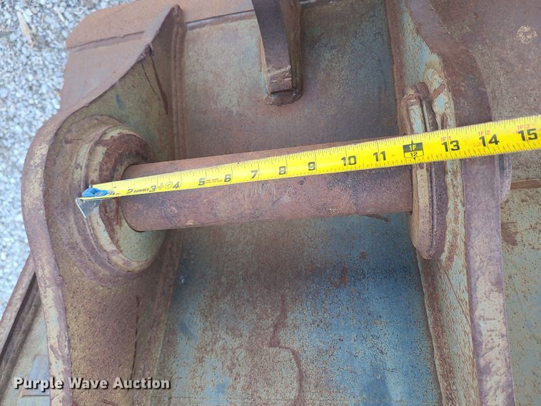 image for item JW9722 TAG  36"W excavator bucket