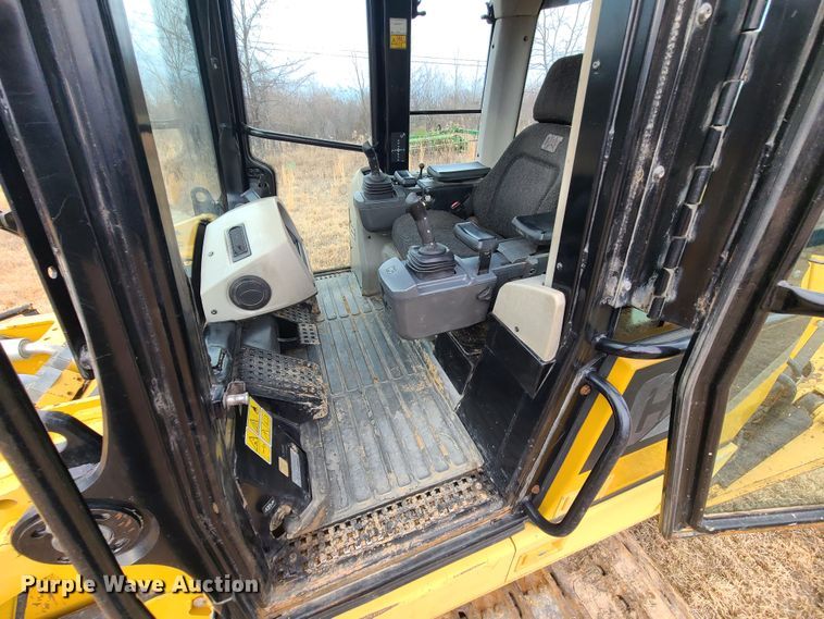 image for item JW9784 2010 Caterpillar 963D  track loader