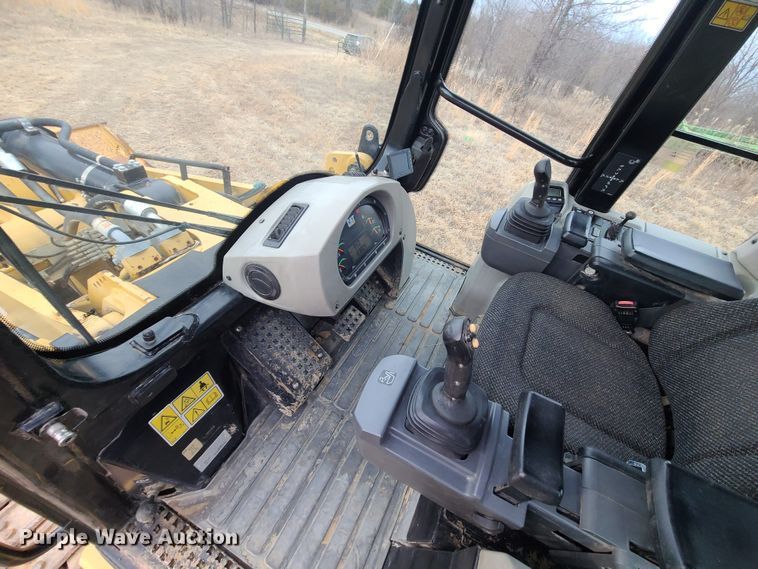 image for item JW9784 2010 Caterpillar 963D  track loader