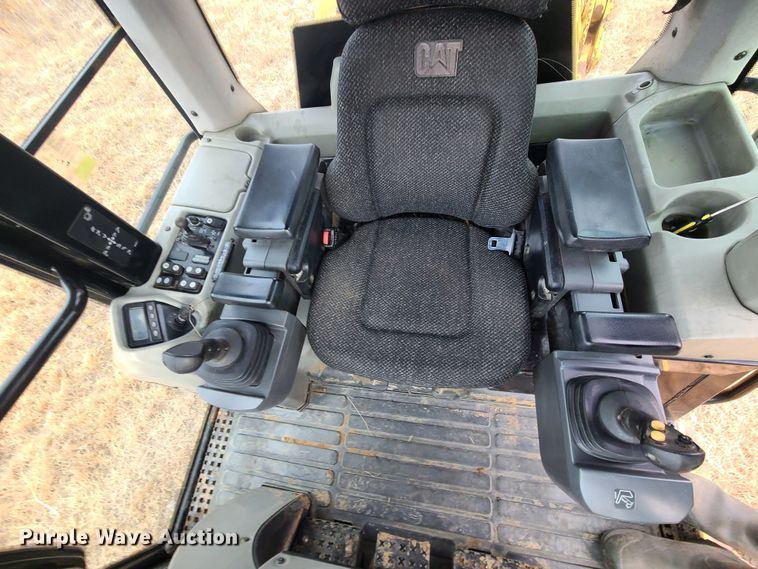 image for item JW9784 2010 Caterpillar 963D  track loader