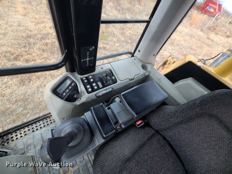 image for item JW9784 2010 Caterpillar 963D  track loader