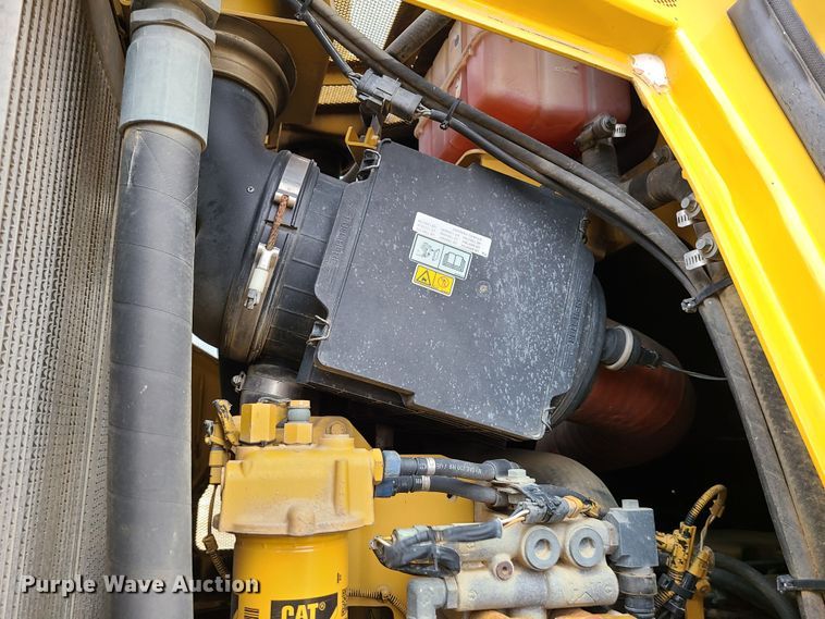 image for item JW9784 2010 Caterpillar 963D  track loader