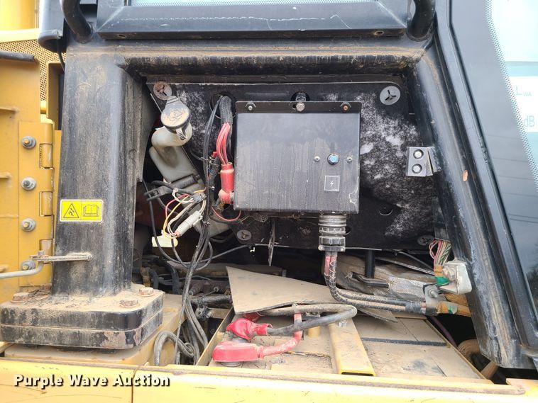 image for item JW9784 2010 Caterpillar 963D  track loader