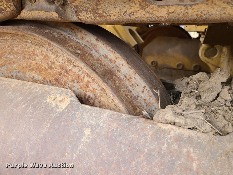 image for item JW9784 2010 Caterpillar 963D  track loader