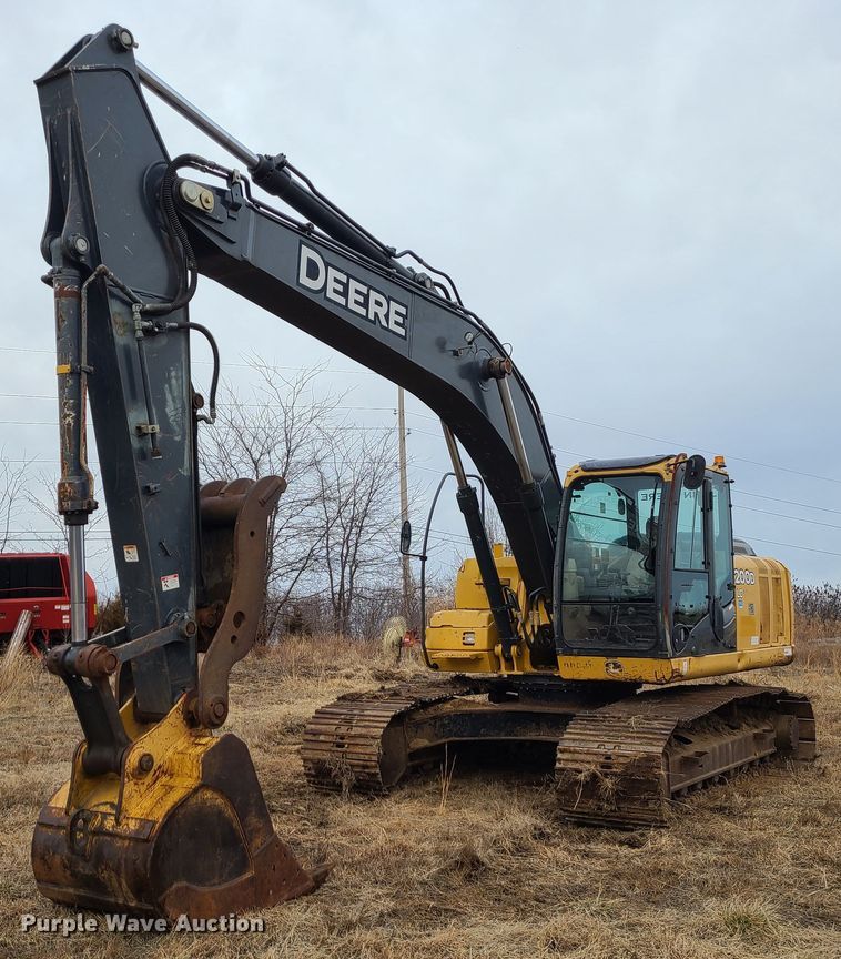 image for item JW9785 2012 John Deere 200D  excavator