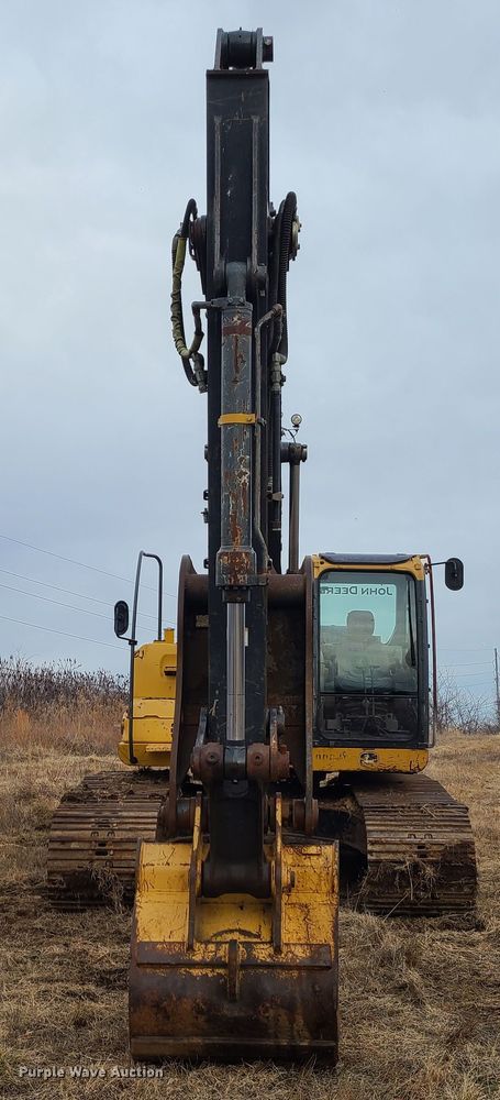 image for item JW9785 2012 John Deere 200D  excavator