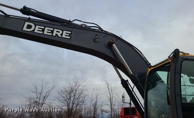 image for item JW9785 2012 John Deere 200D  excavator
