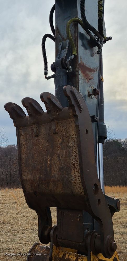 image for item JW9785 2012 John Deere 200D  excavator