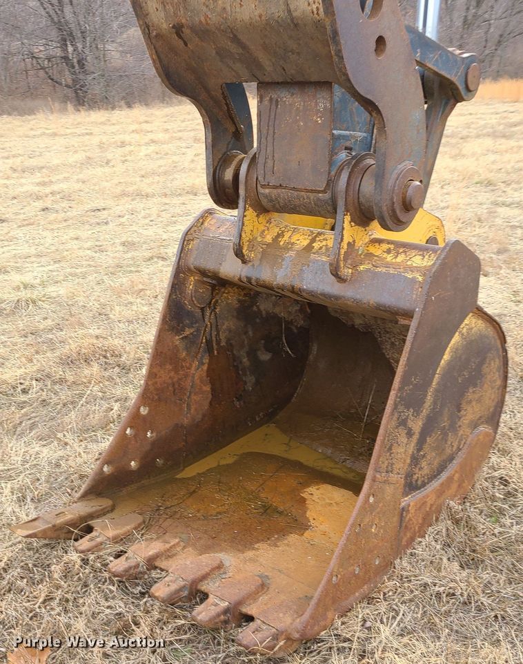 image for item JW9785 2012 John Deere 200D  excavator