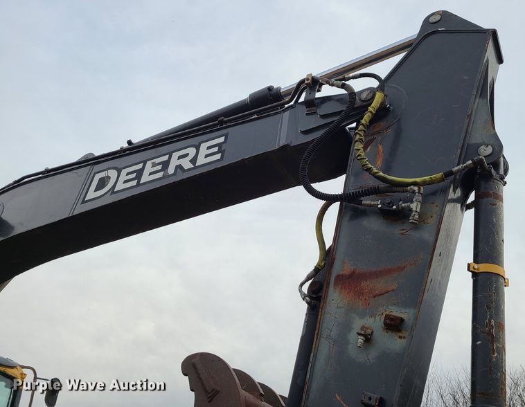 image for item JW9785 2012 John Deere 200D  excavator