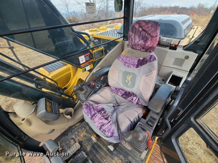 image for item JW9785 2012 John Deere 200D  excavator