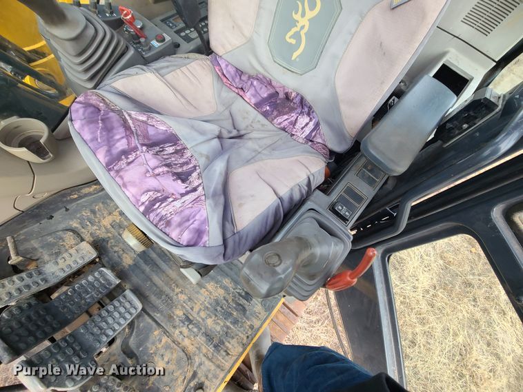 image for item JW9785 2012 John Deere 200D  excavator