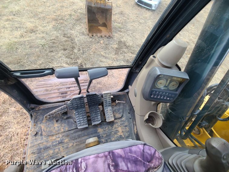 image for item JW9785 2012 John Deere 200D  excavator